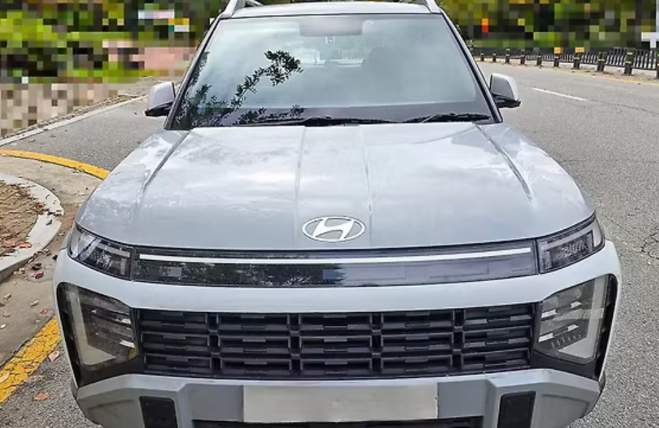 2025 Hyundai Venue: Level 2 ADAS & Dual 12.3-inch Screens