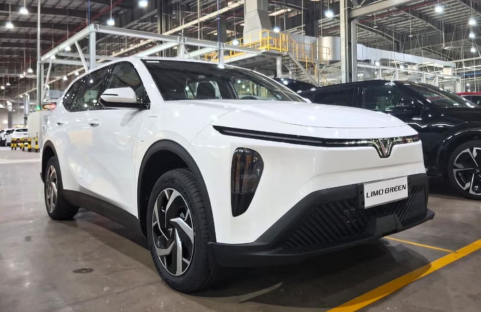 VinFast Limo Green Electric MPV India Launch in February 2026